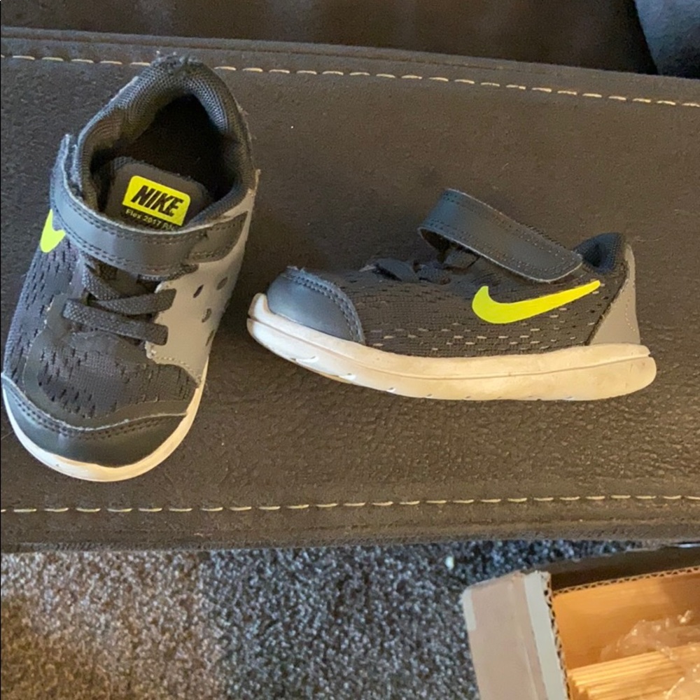 Toddler boy Nike sneakers